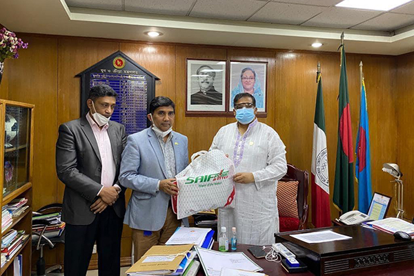 Saif Powertec Ltd.donates 4 set oxygen concentrators and 4 setventilators for the Corona unit of the Chottagram Port authority (CPA) Hospital. 
